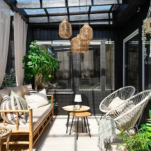 https://modern-studio-apartment-2-beds.find-stockholm-hotels.com